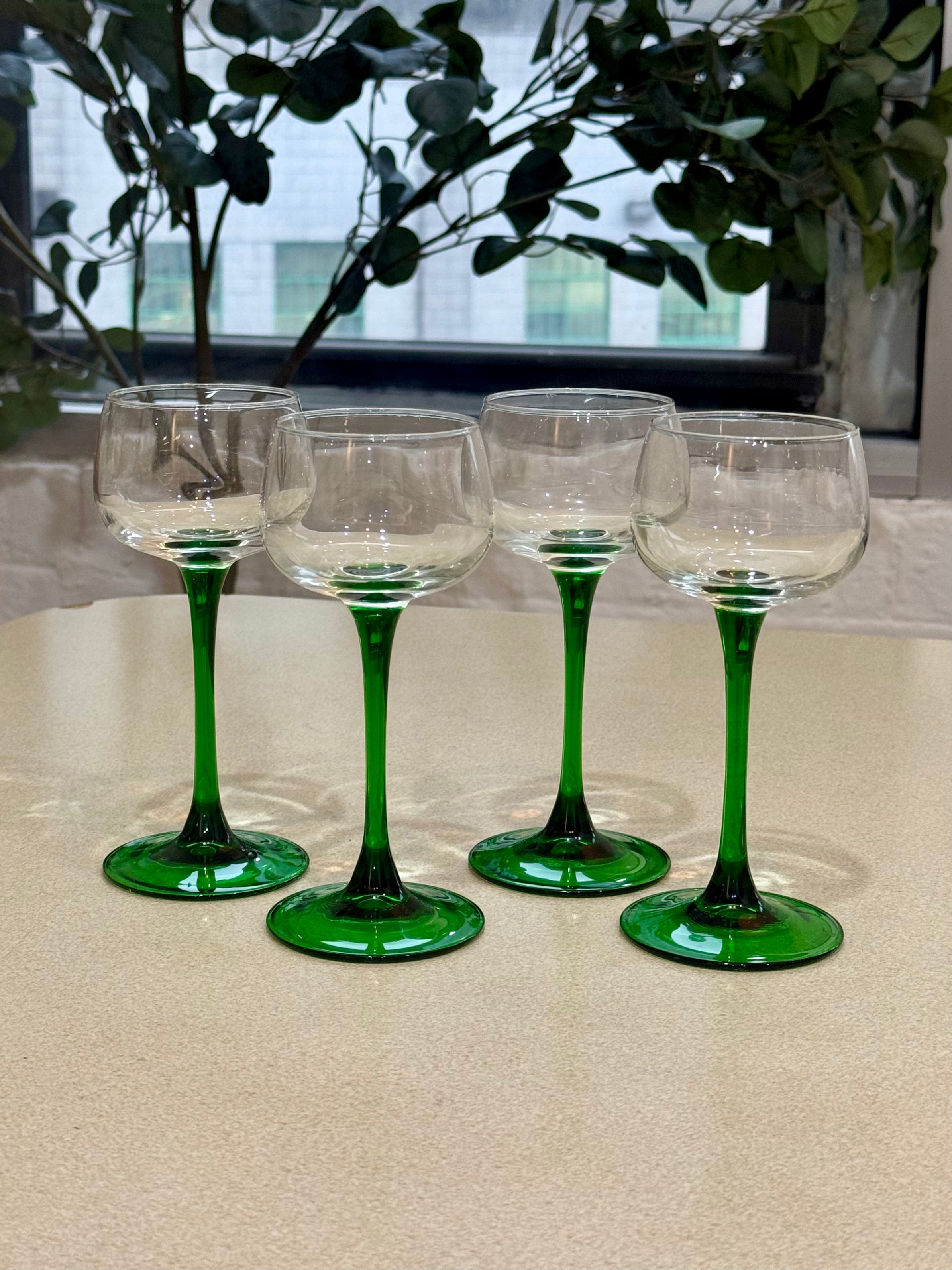 Vintage Luminarc France Emerald Green Stemmed Wine Glasses