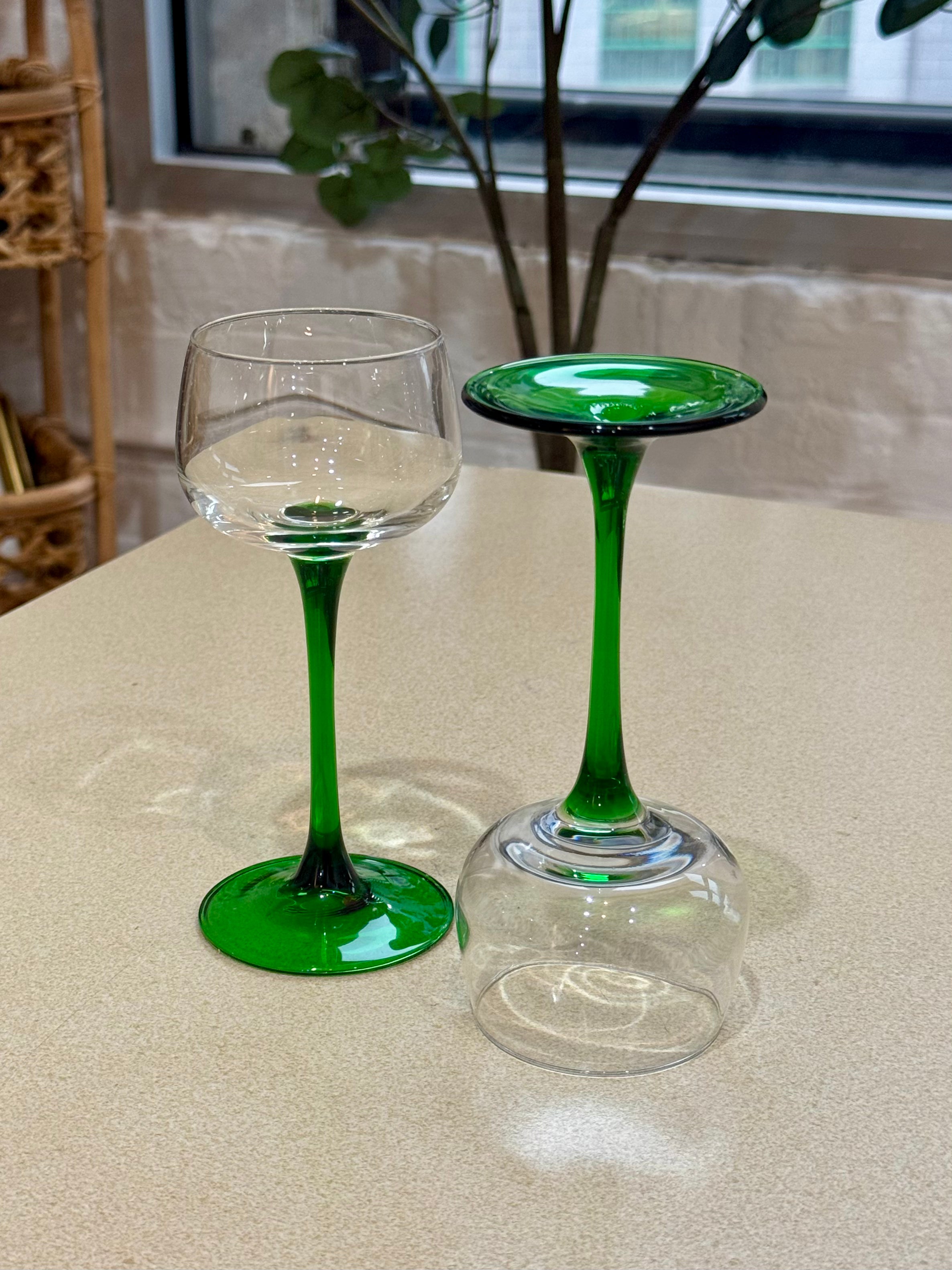 Vintage Luminarc France Emerald Green Stemmed Wine Glasses