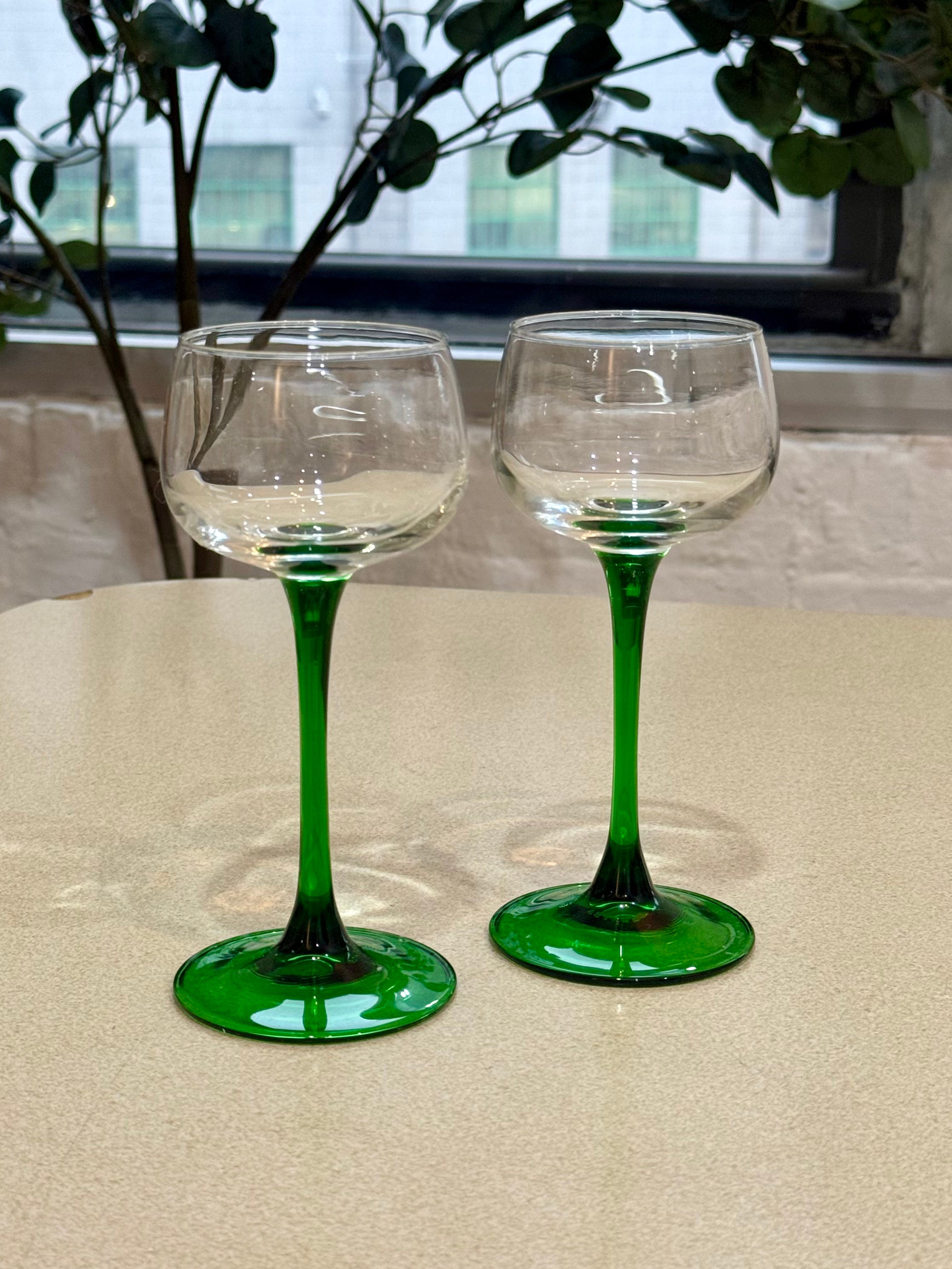 Vintage Luminarc France Emerald Green Stemmed Wine Glasses
