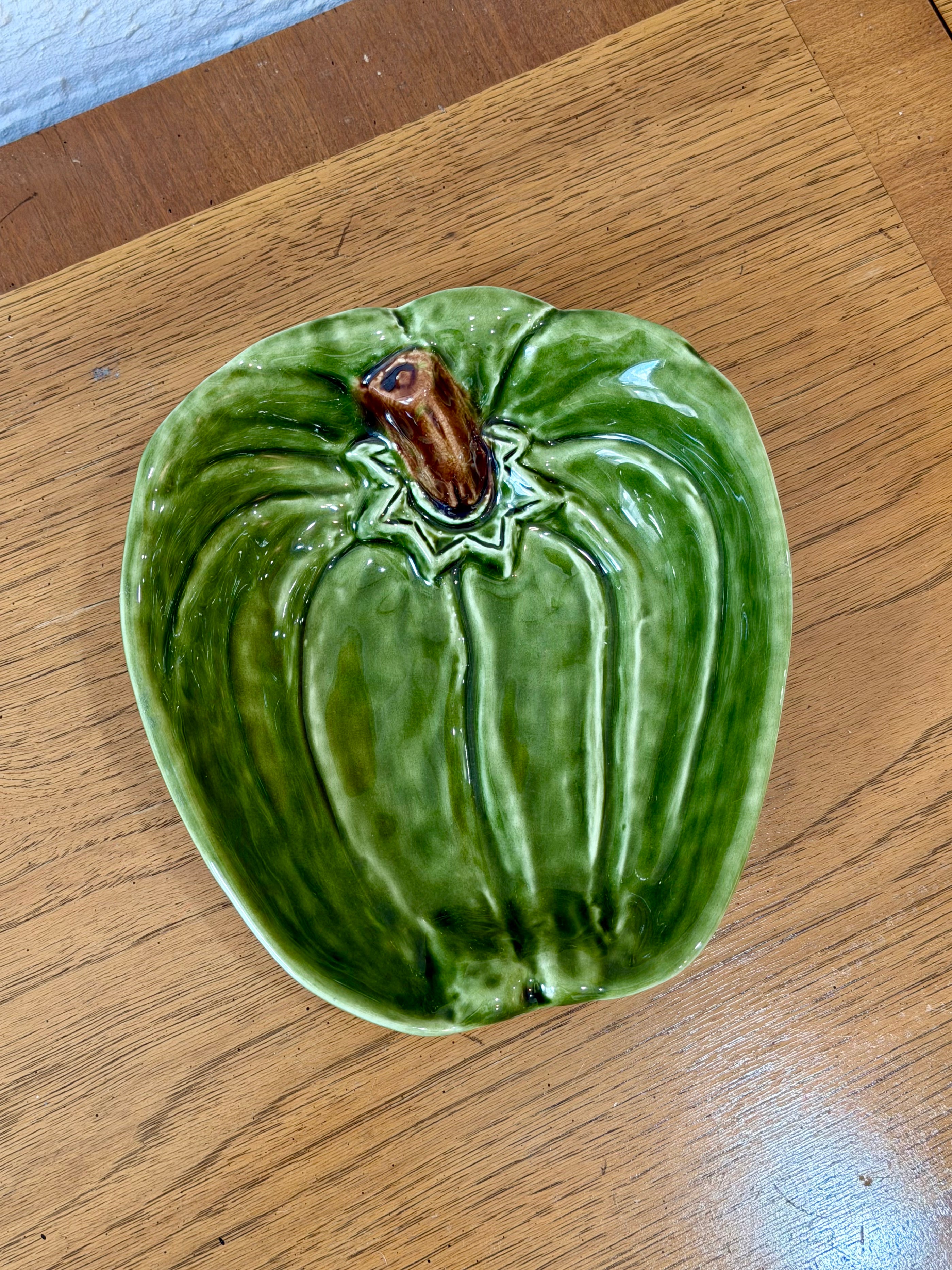 Olfaire Majolica Green Bell Pepper Ceramic Dish