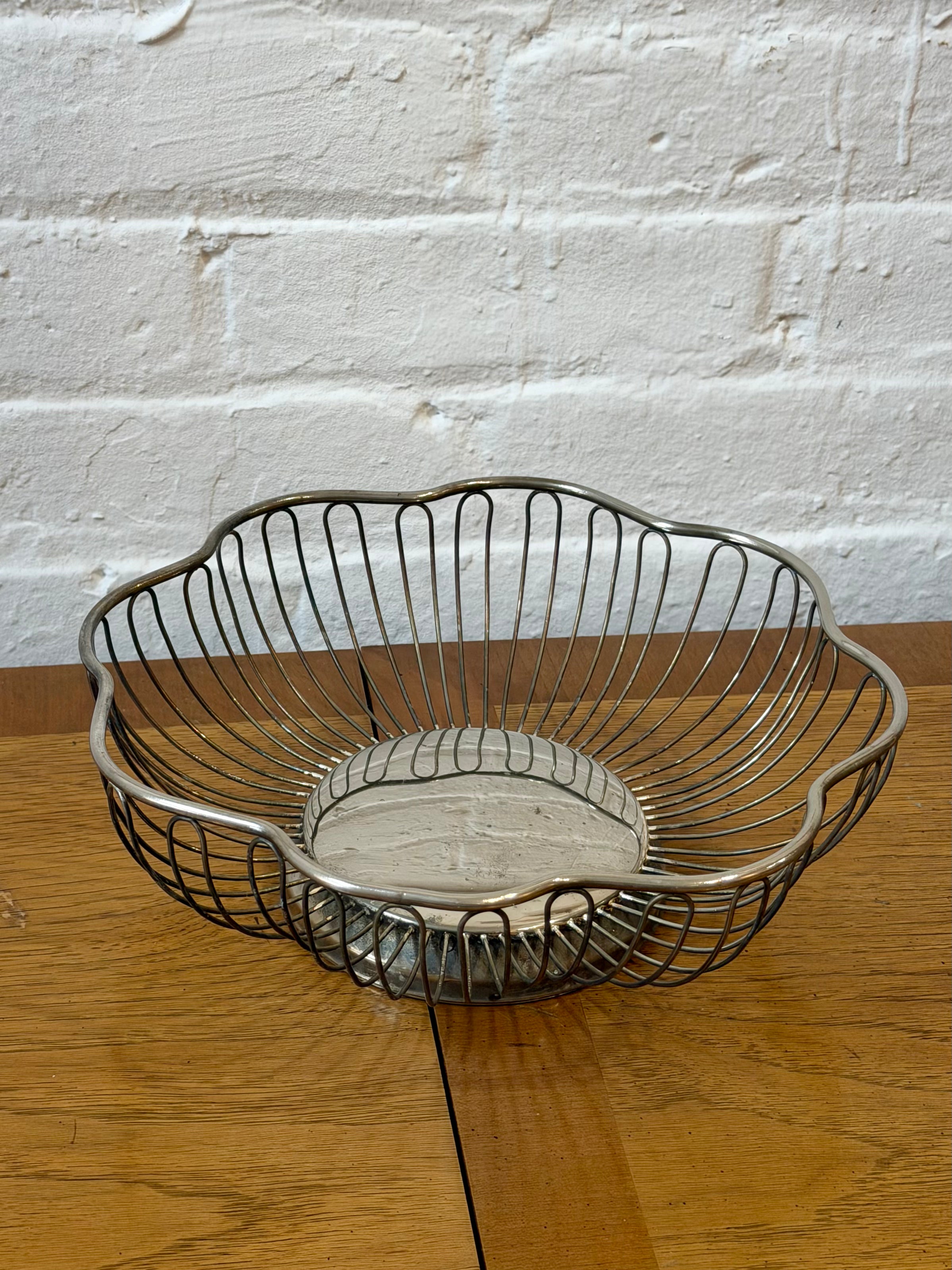 Silver Plated Scalloped Rim Wire Bowl