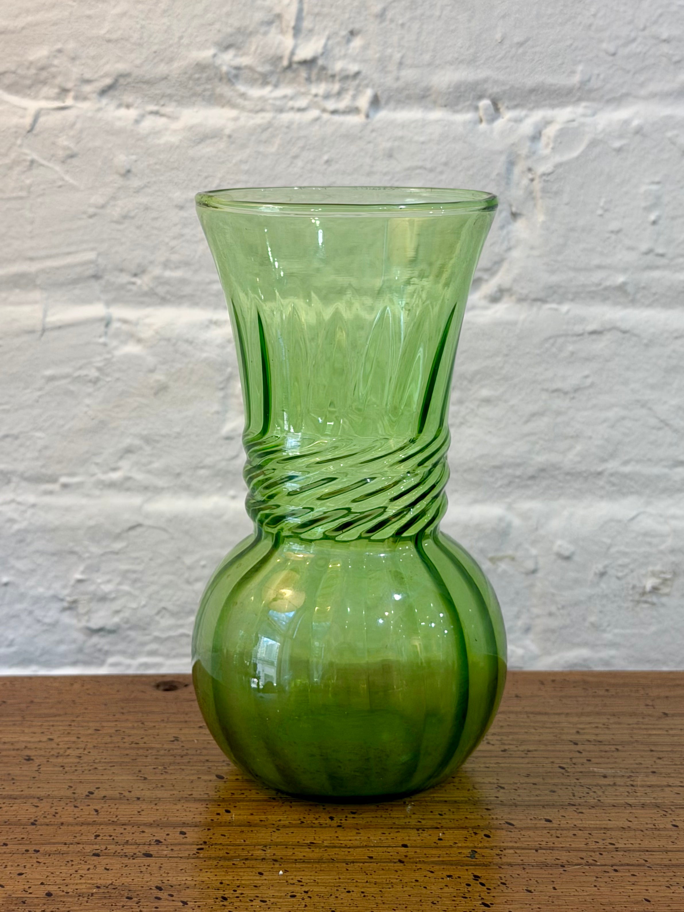 Emerald Green Ribbed Bulb Vase