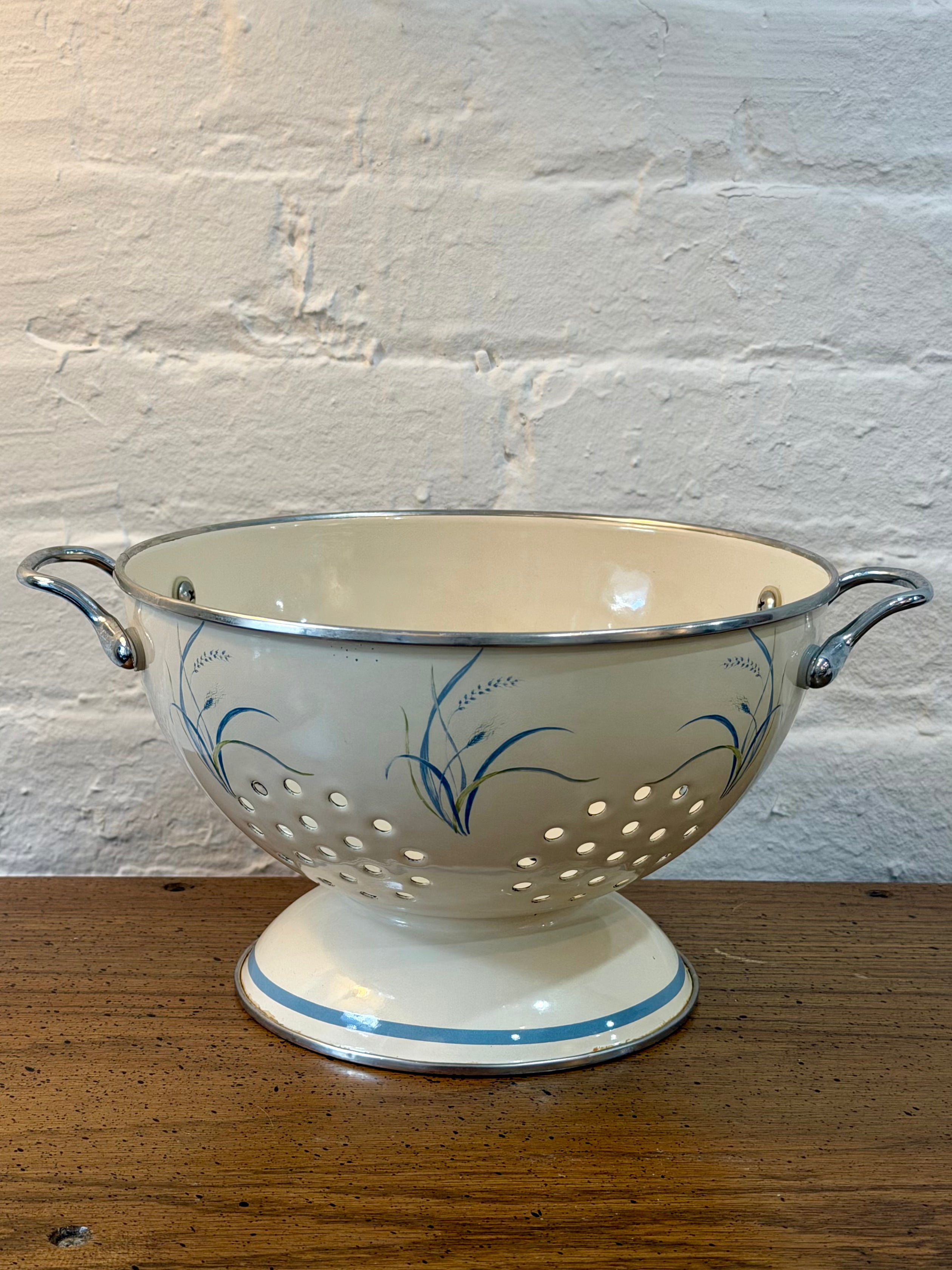 Coastal Breeze Enameled Strainer