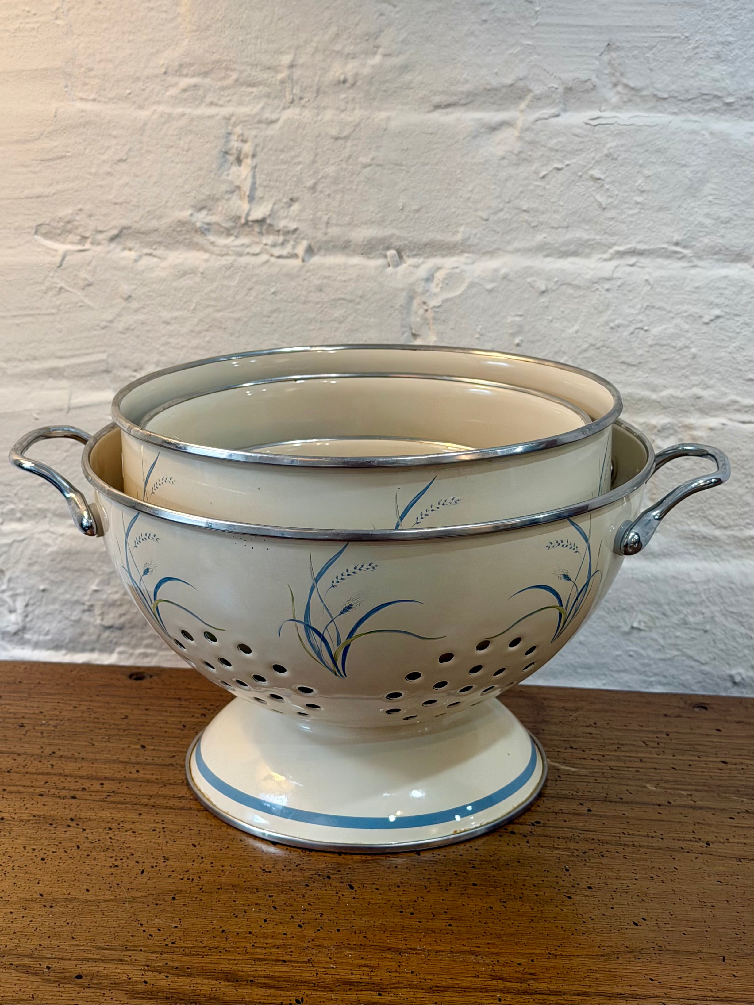 Coastal Breeze Enameled Strainer